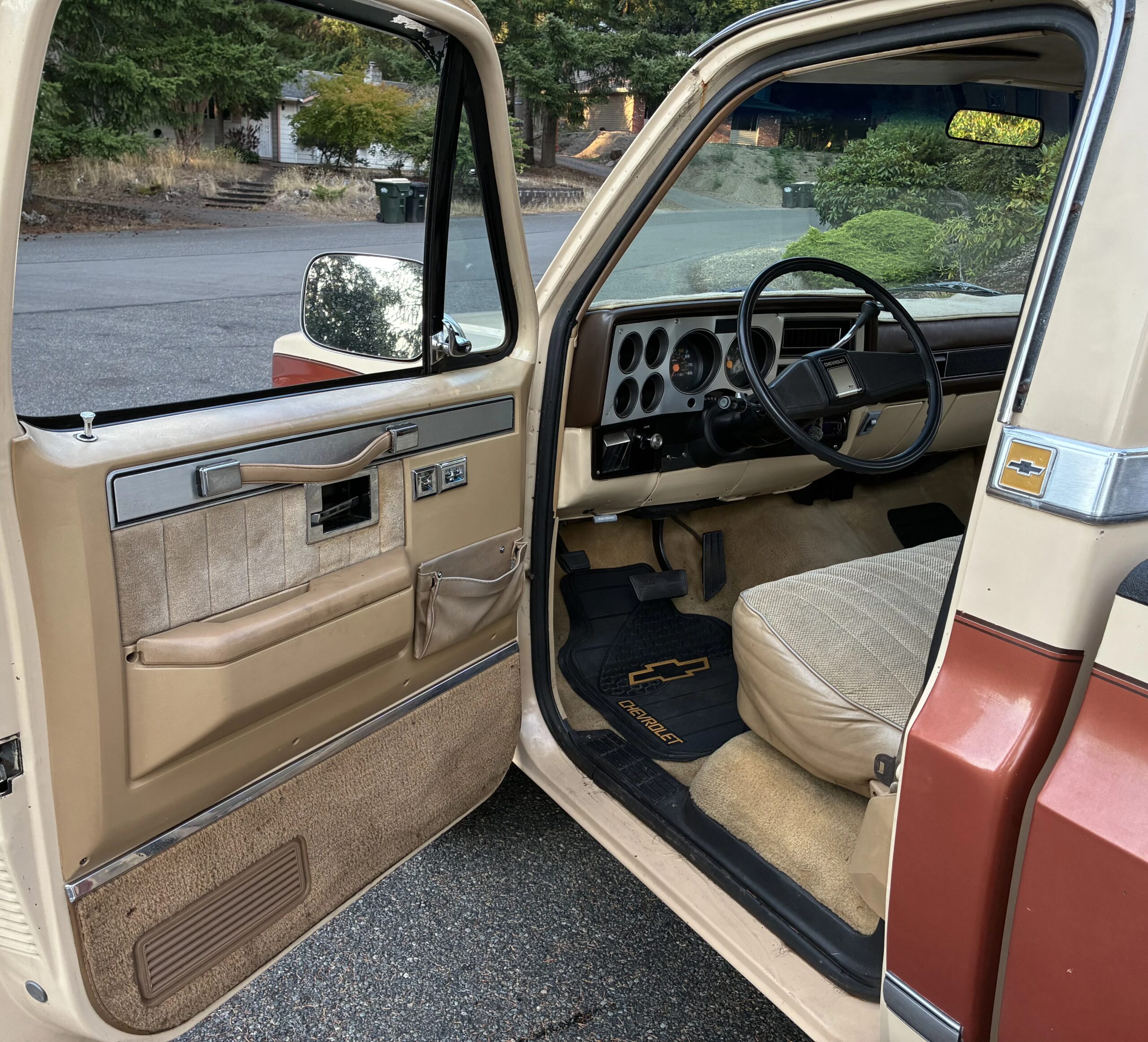 Chevrolet-Ck-truck-2wd-regular-cab-3500-1985-Brown-Tan-2
