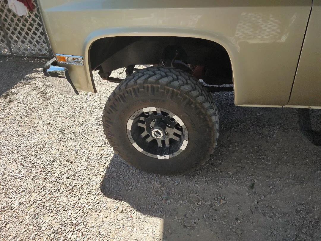 Chevrolet-Ck-truck-4x4-regular-cab-1500-1981-Custom-Custom-17
