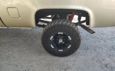 Chevrolet-Ck-truck-4x4-regular-cab-1500-1981-Custom-Custom-18