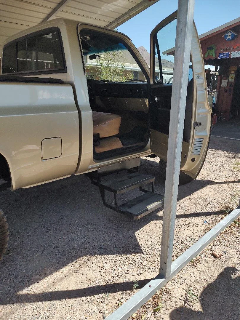 Chevrolet-Ck-truck-4x4-regular-cab-1500-1981-Custom-Custom-2
