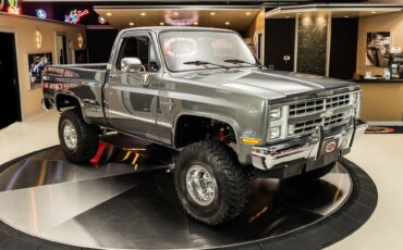 Chevrolet-Ck-truck-4x4-regular-cab-1500-1987-Gray-Burgundy-6