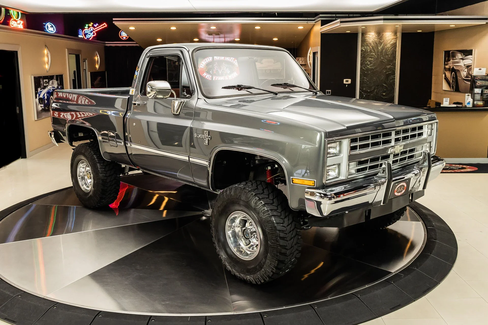 Chevrolet-Ck-truck-4x4-regular-cab-1500-1987-Gray-Burgundy-6