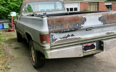 Chevrolet-Ck-truck-4x4-regular-cab-2500-1985-Silver