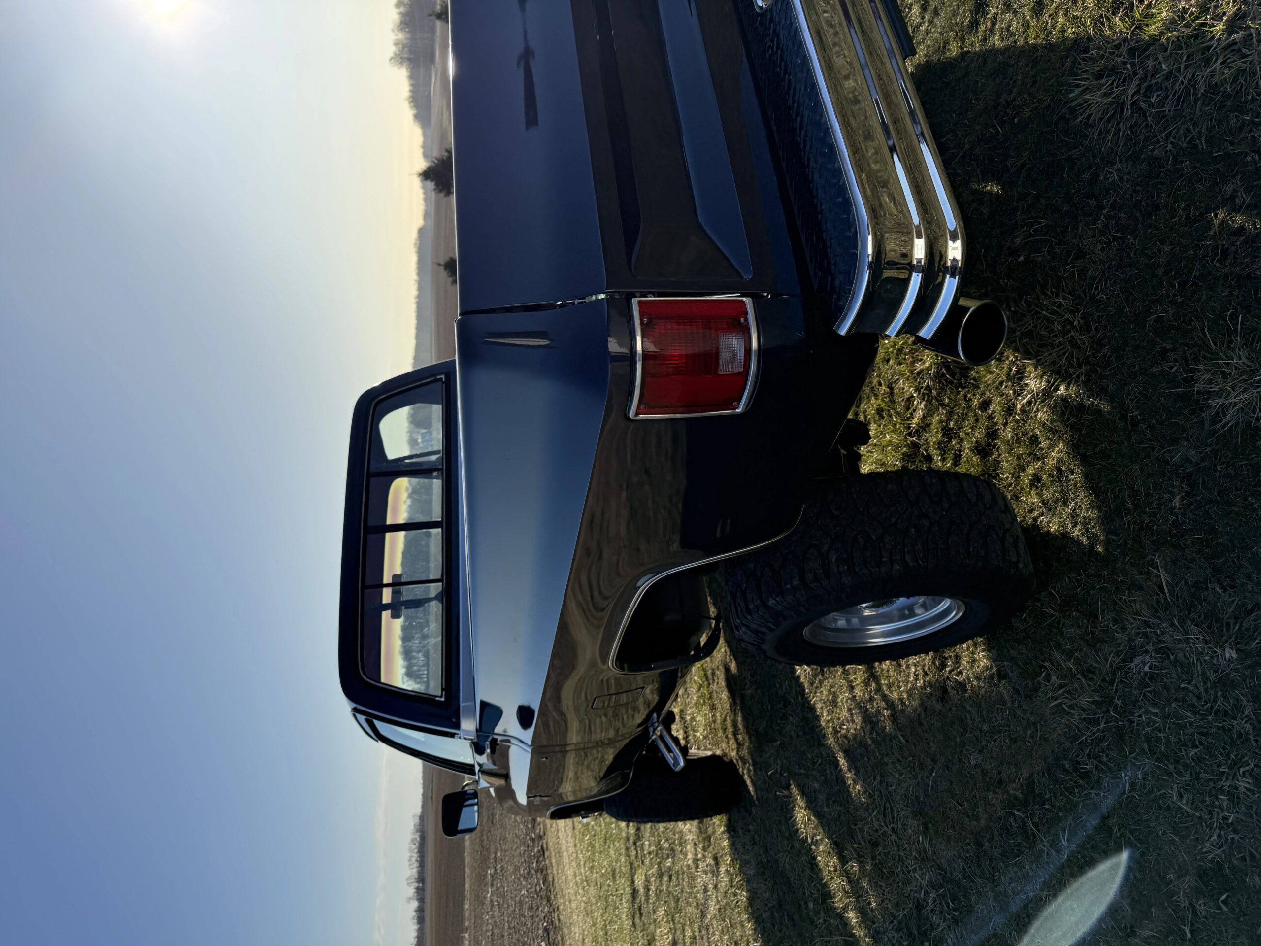 Chevrolet-Ck-truck-4x4-regular-cab-2500-1986-Blue-Red-1