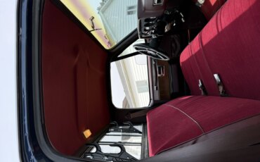 Chevrolet-Ck-truck-4x4-regular-cab-2500-1986-Blue-Red-14
