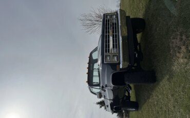 Chevrolet-Ck-truck-4x4-regular-cab-2500-1986-Blue-Red