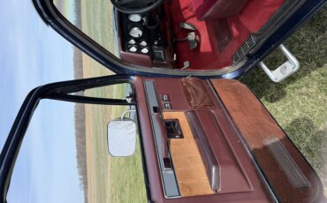 Chevrolet-Ck-truck-4x4-regular-cab-2500-1986-Blue-Red-9