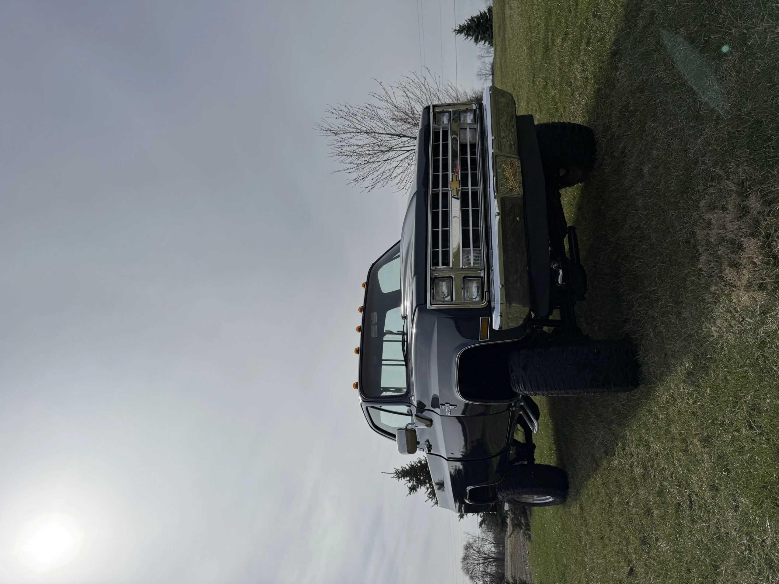 Chevrolet-Ck-truck-4x4-regular-cab-2500-1986-Blue-Red