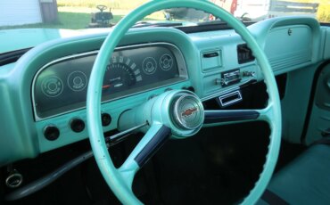 Chevrolet-Ck-truck-c10-1961-Turquoise-Blue-18