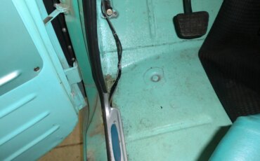 Chevrolet-Ck-truck-c10-1961-Turquoise-Blue-22