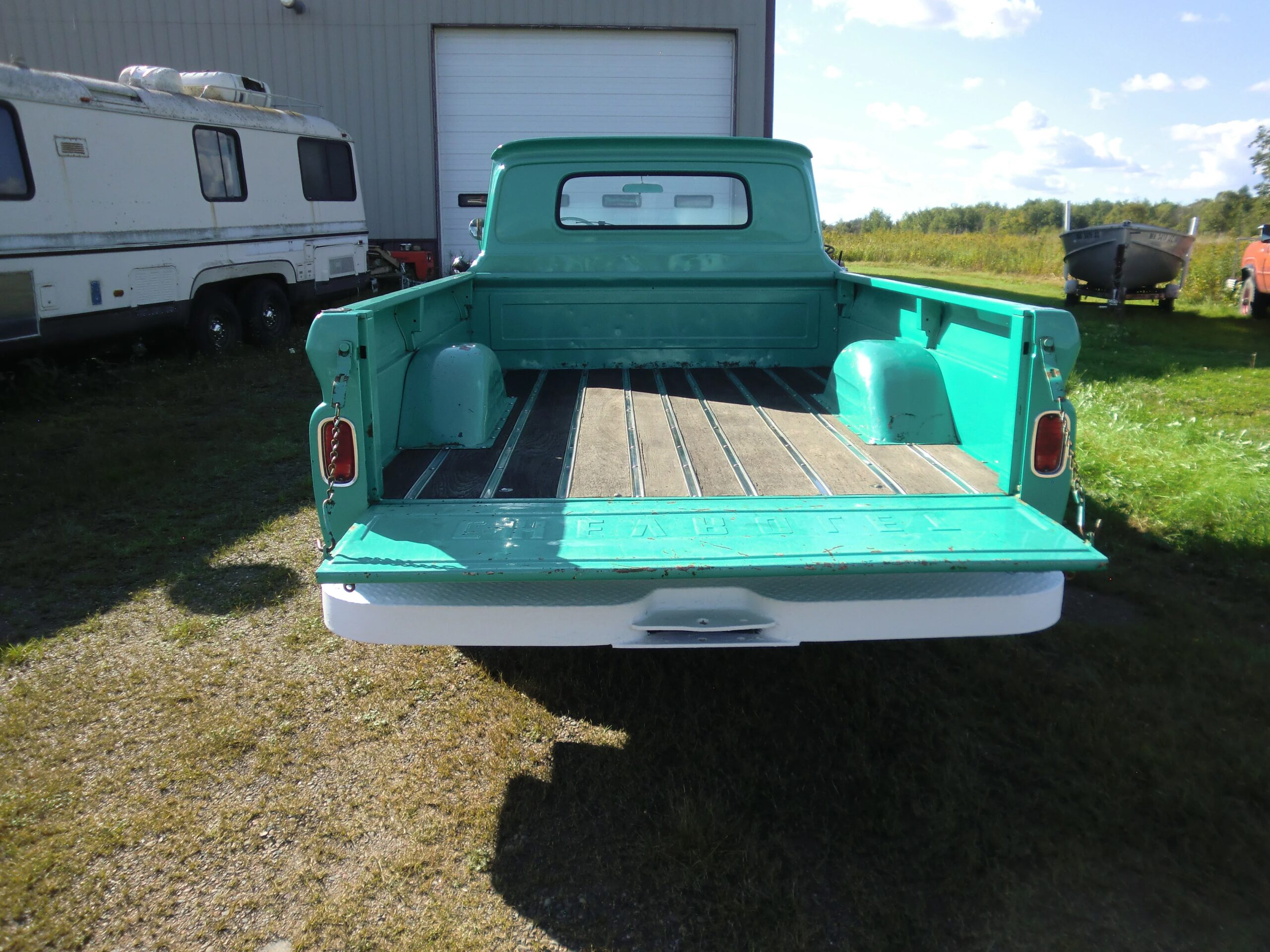 Chevrolet-Ck-truck-c10-1961-Turquoise-Blue-27