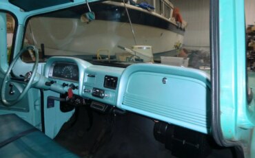 Chevrolet-Ck-truck-c10-1961-Turquoise-Blue-29