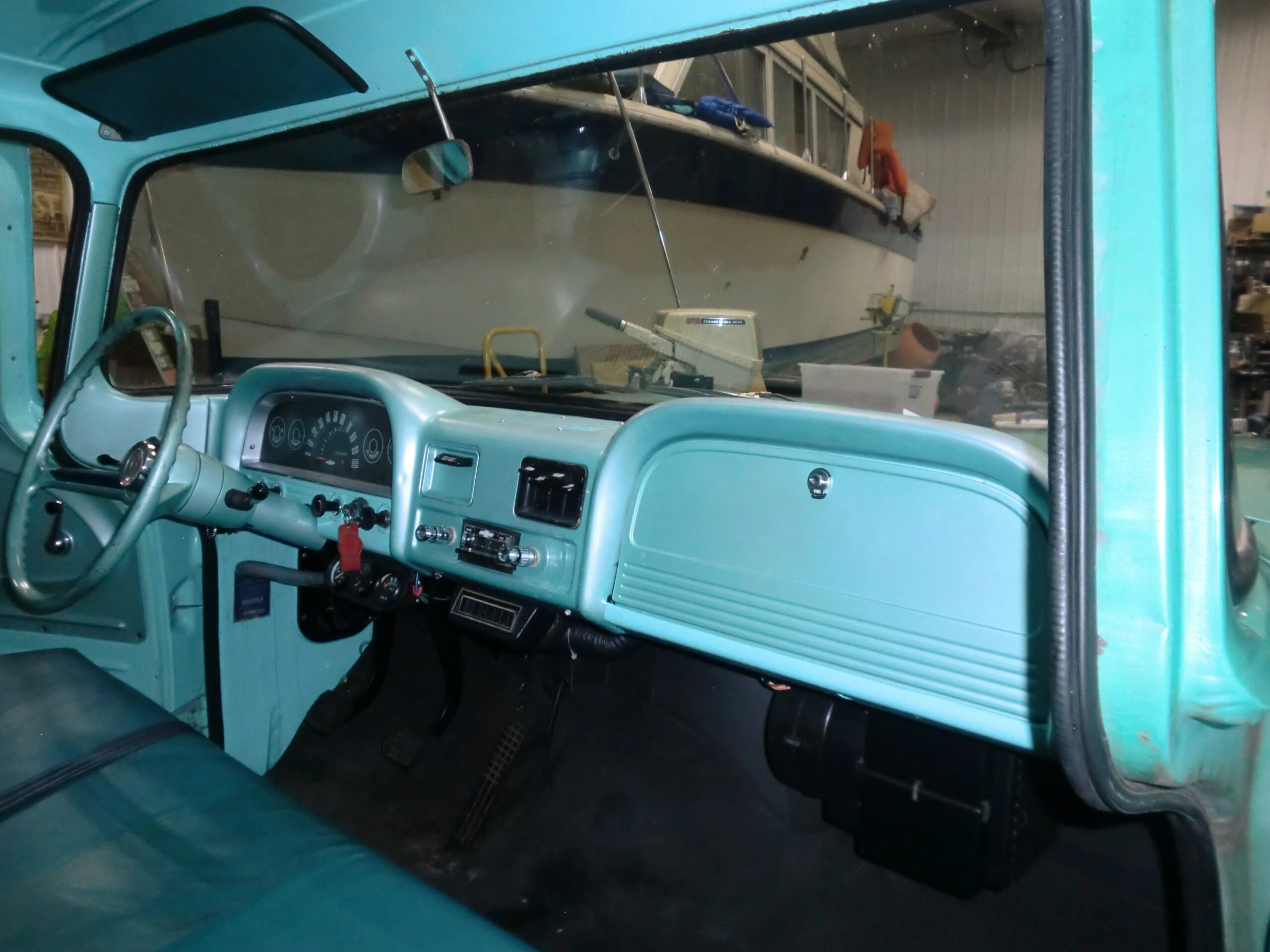 Chevrolet-Ck-truck-c10-1961-Turquoise-Blue-29