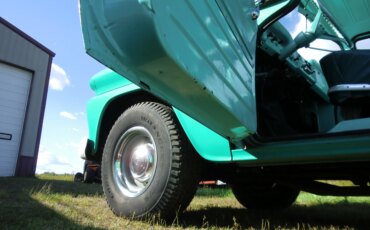 Chevrolet-Ck-truck-c10-1961-Turquoise-Blue-33