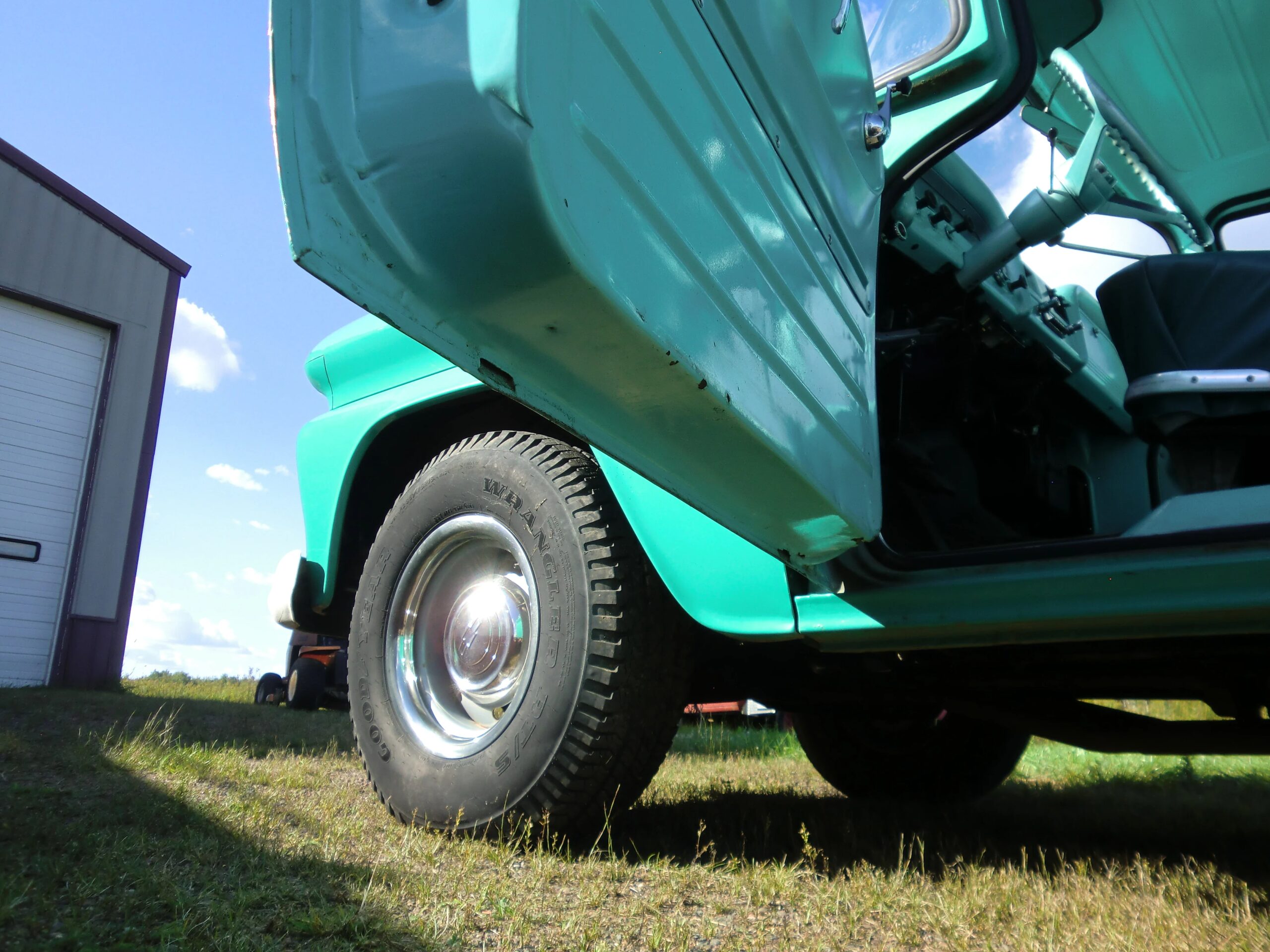Chevrolet-Ck-truck-c10-1961-Turquoise-Blue-33