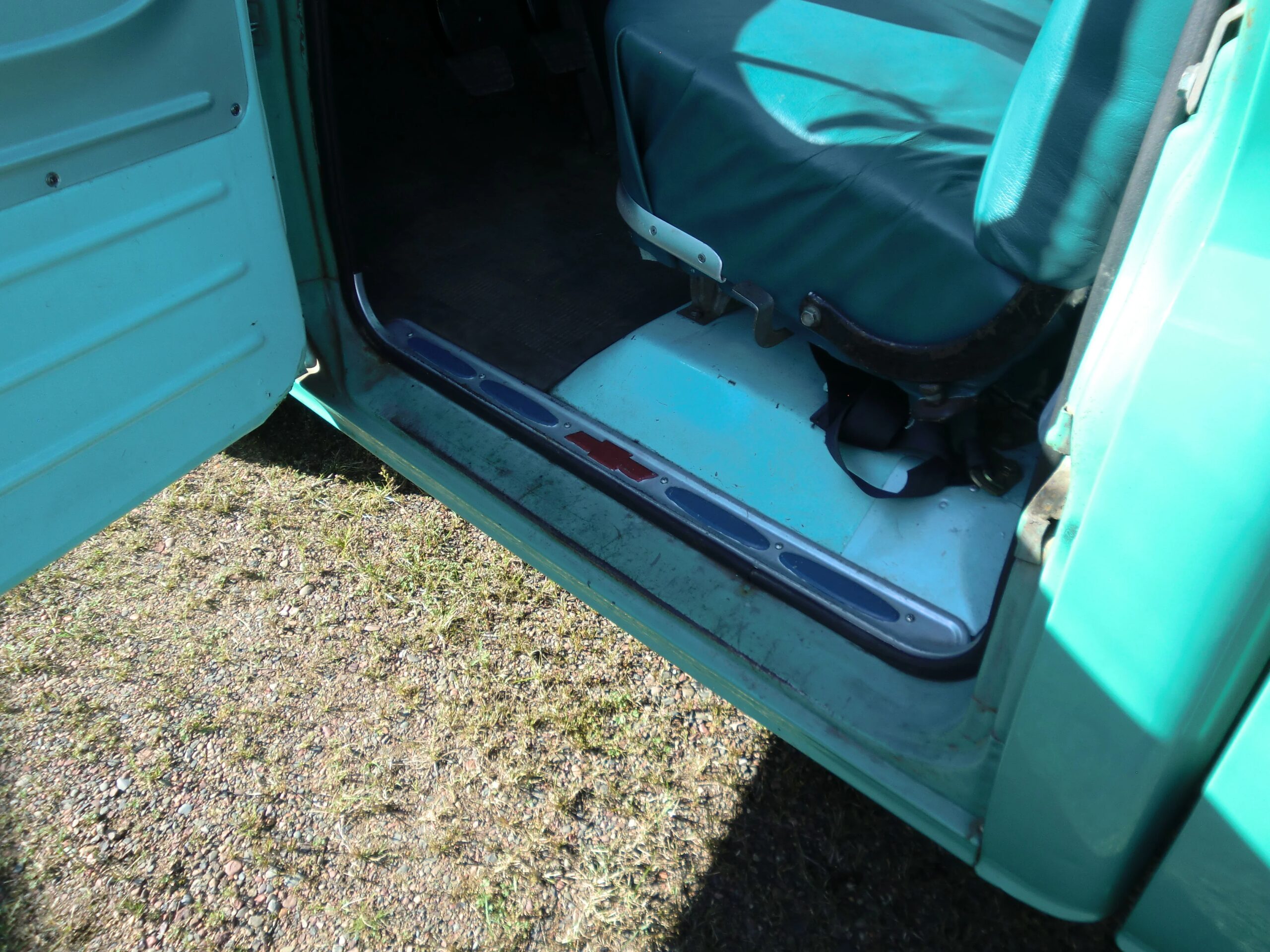 Chevrolet-Ck-truck-c10-1961-Turquoise-Blue-34