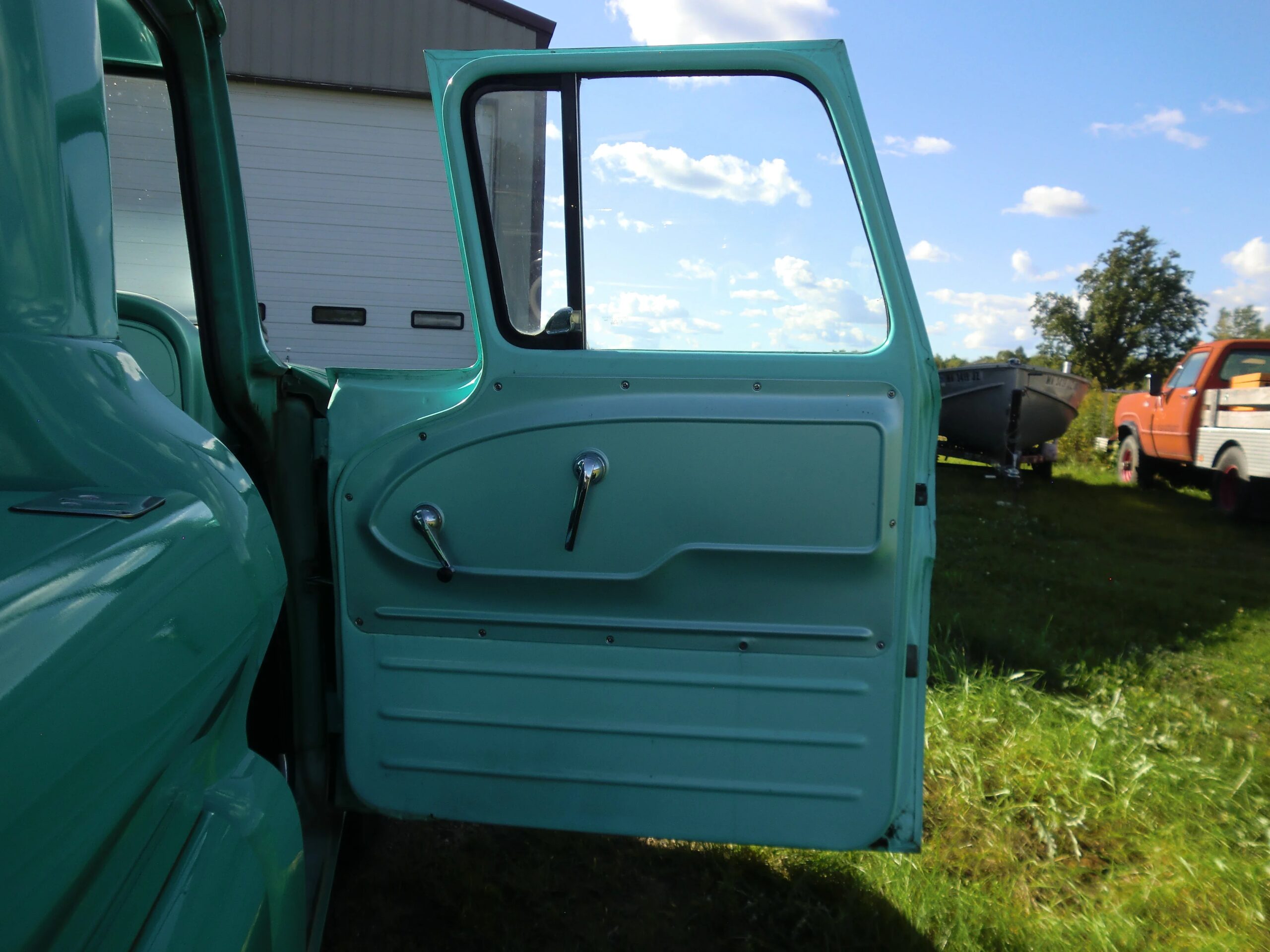 Chevrolet-Ck-truck-c10-1961-Turquoise-Blue-38
