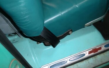Chevrolet-Ck-truck-c10-1961-Turquoise-Blue-4