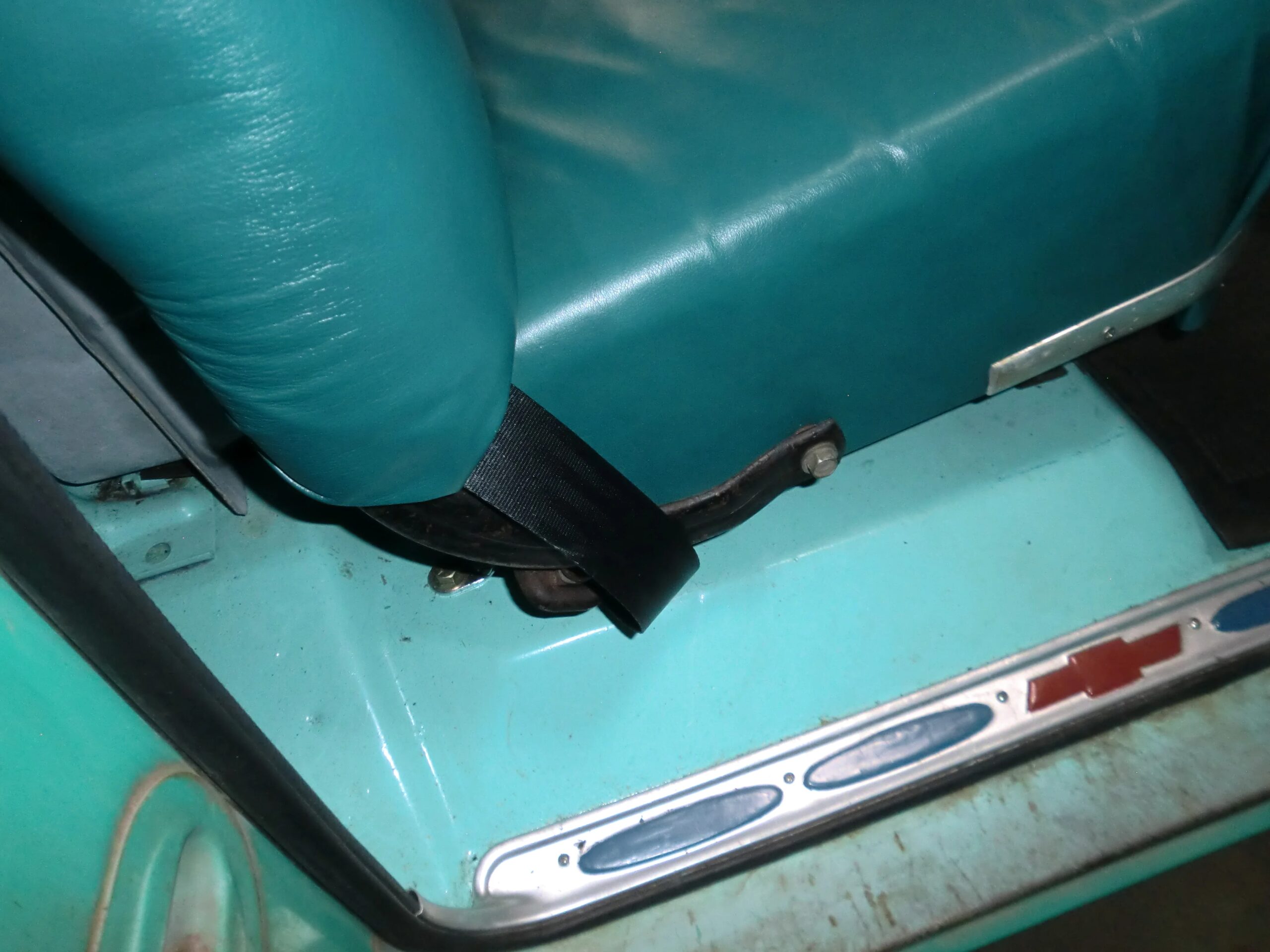 Chevrolet-Ck-truck-c10-1961-Turquoise-Blue-4