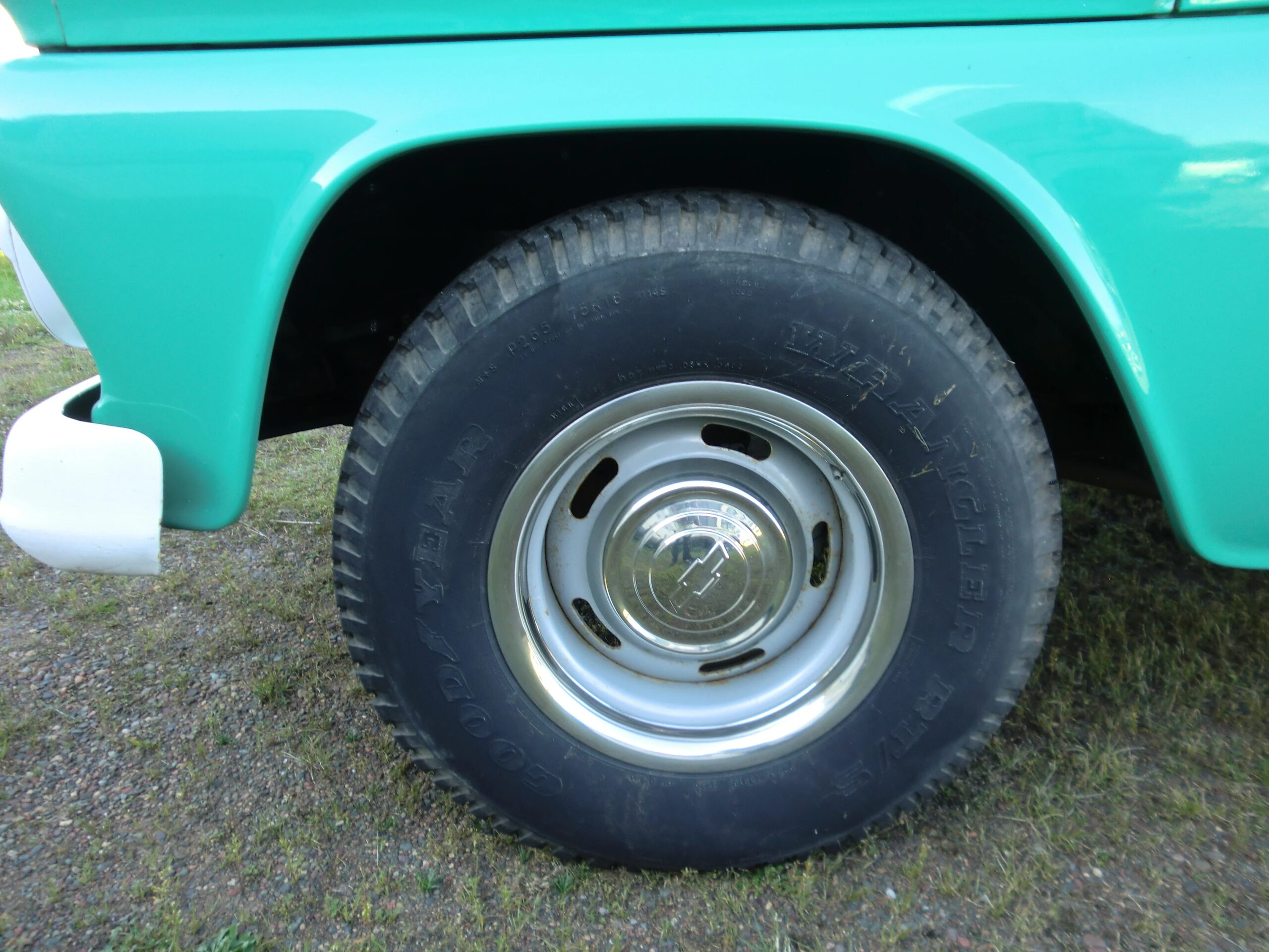Chevrolet-Ck-truck-c10-1961-Turquoise-Blue-47
