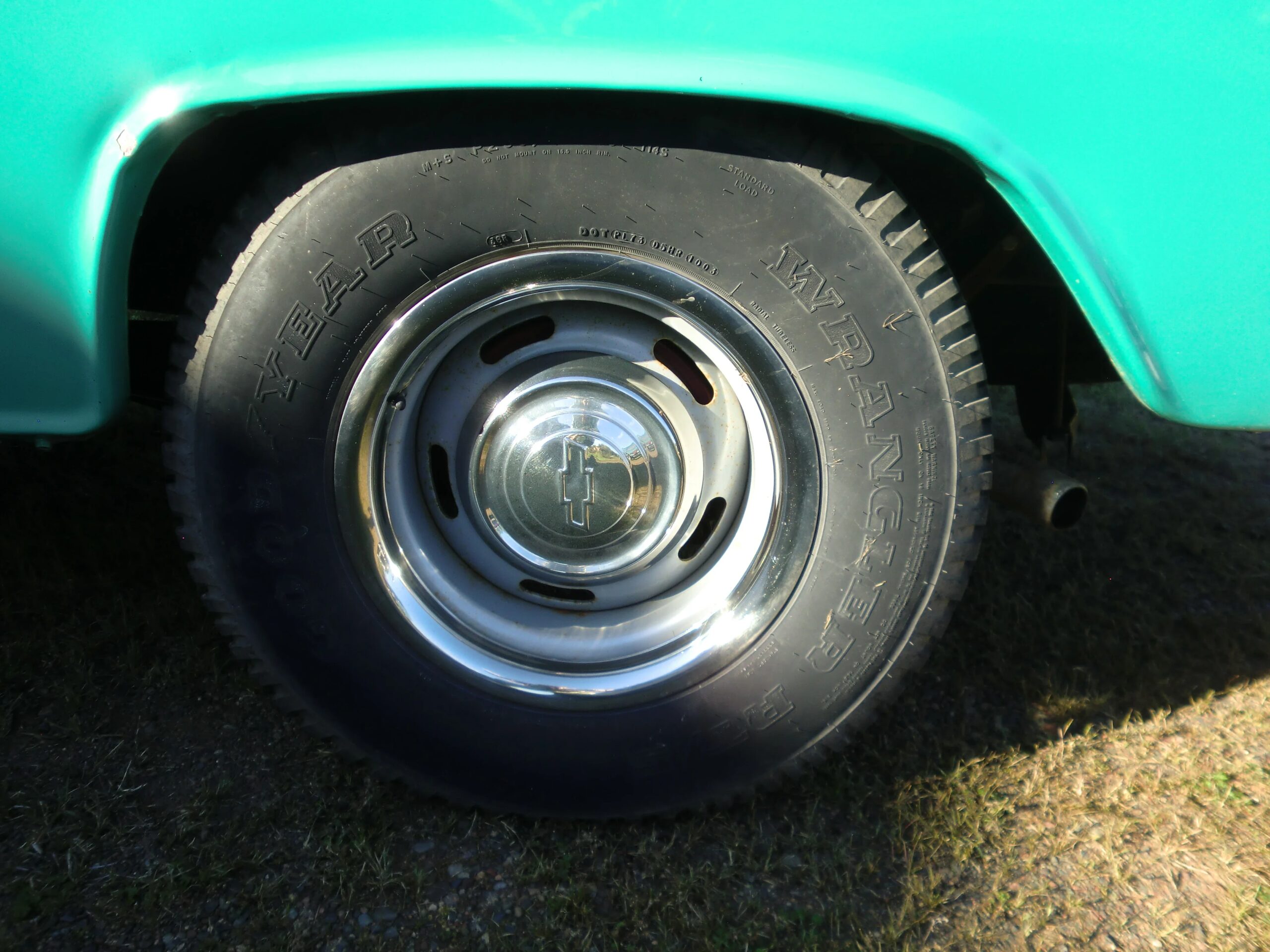 Chevrolet-Ck-truck-c10-1961-Turquoise-Blue-48
