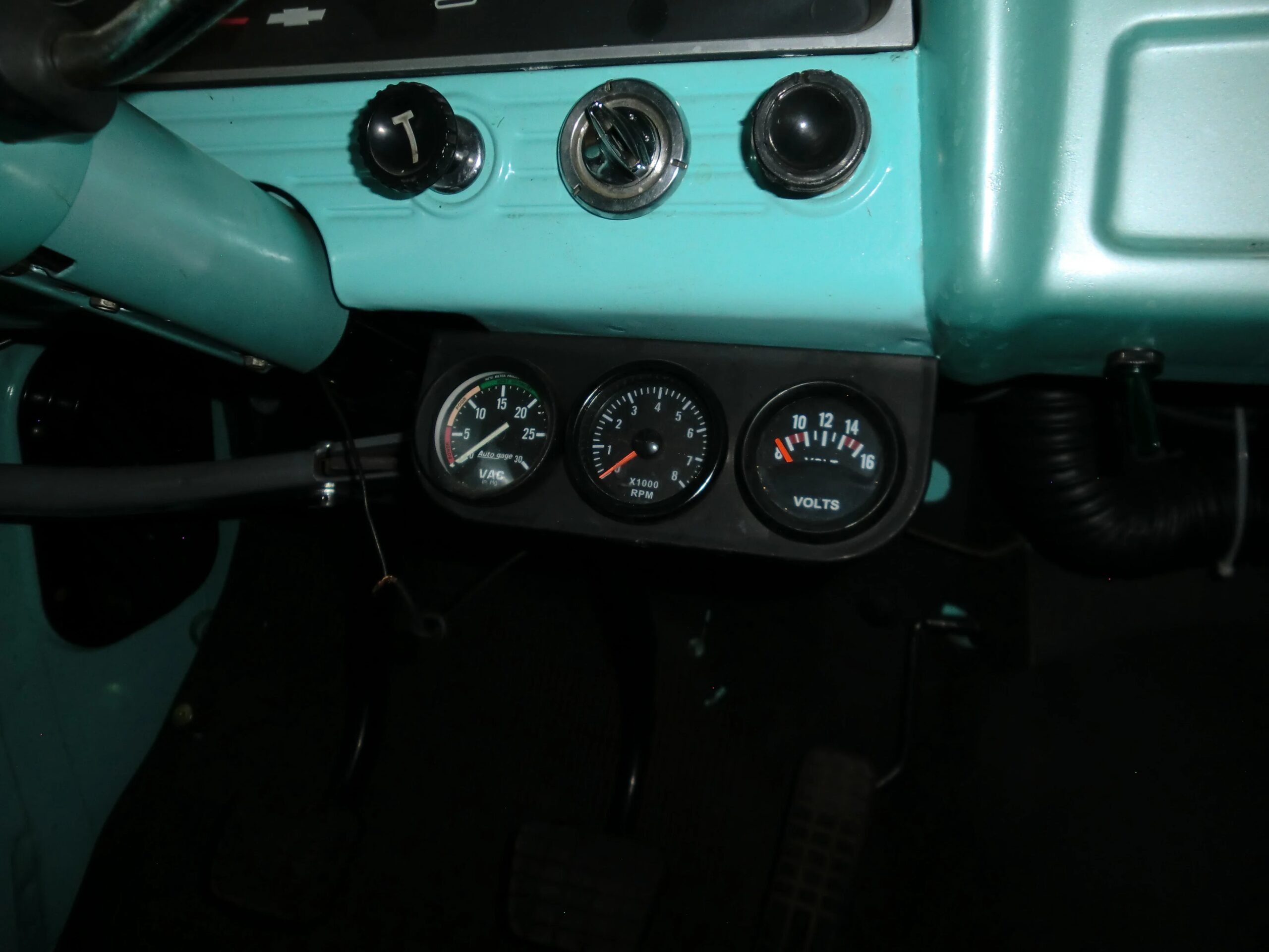 Chevrolet-Ck-truck-c10-1961-Turquoise-Blue-5