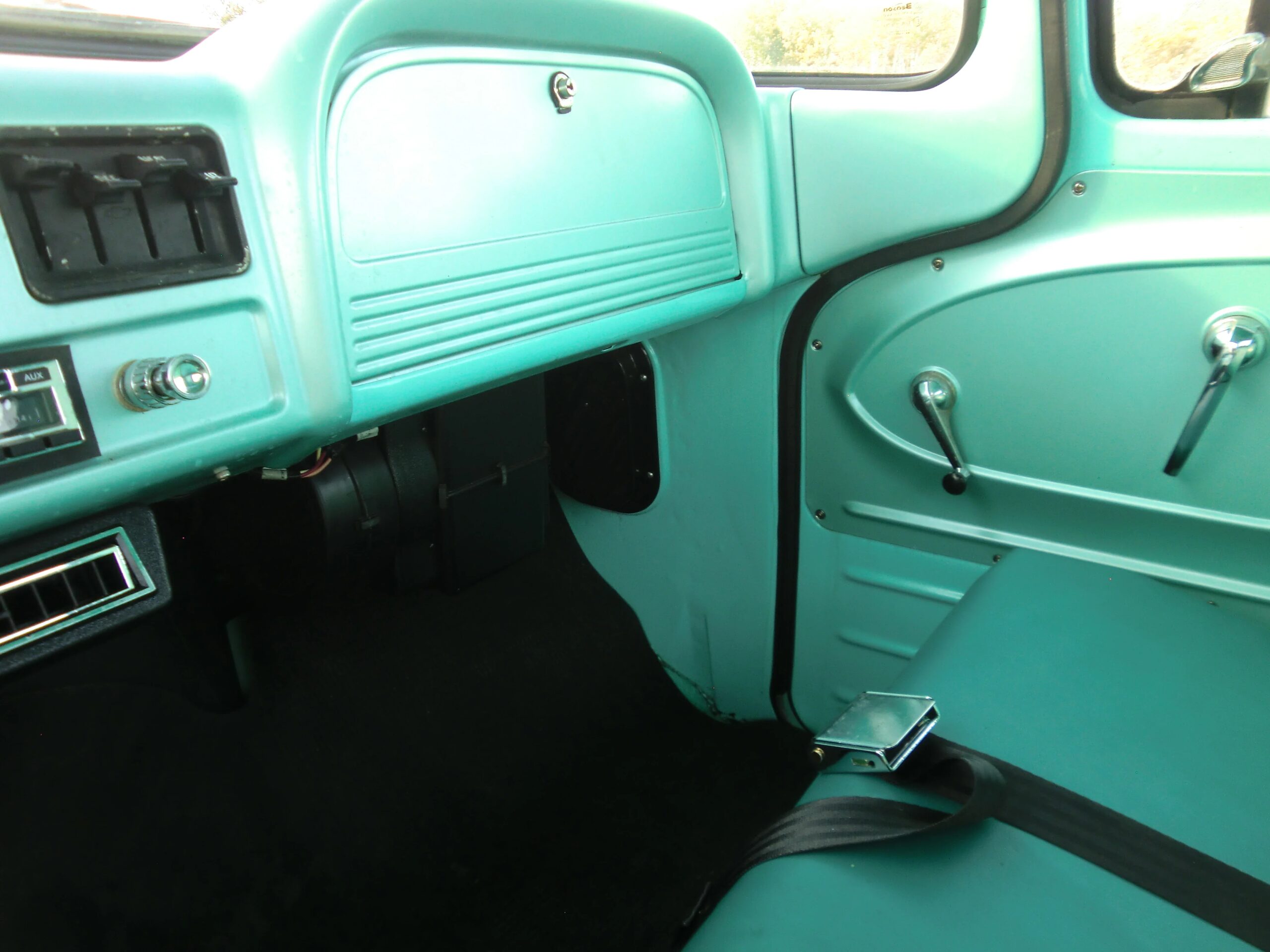 Chevrolet-Ck-truck-c10-1961-Turquoise-Blue-57