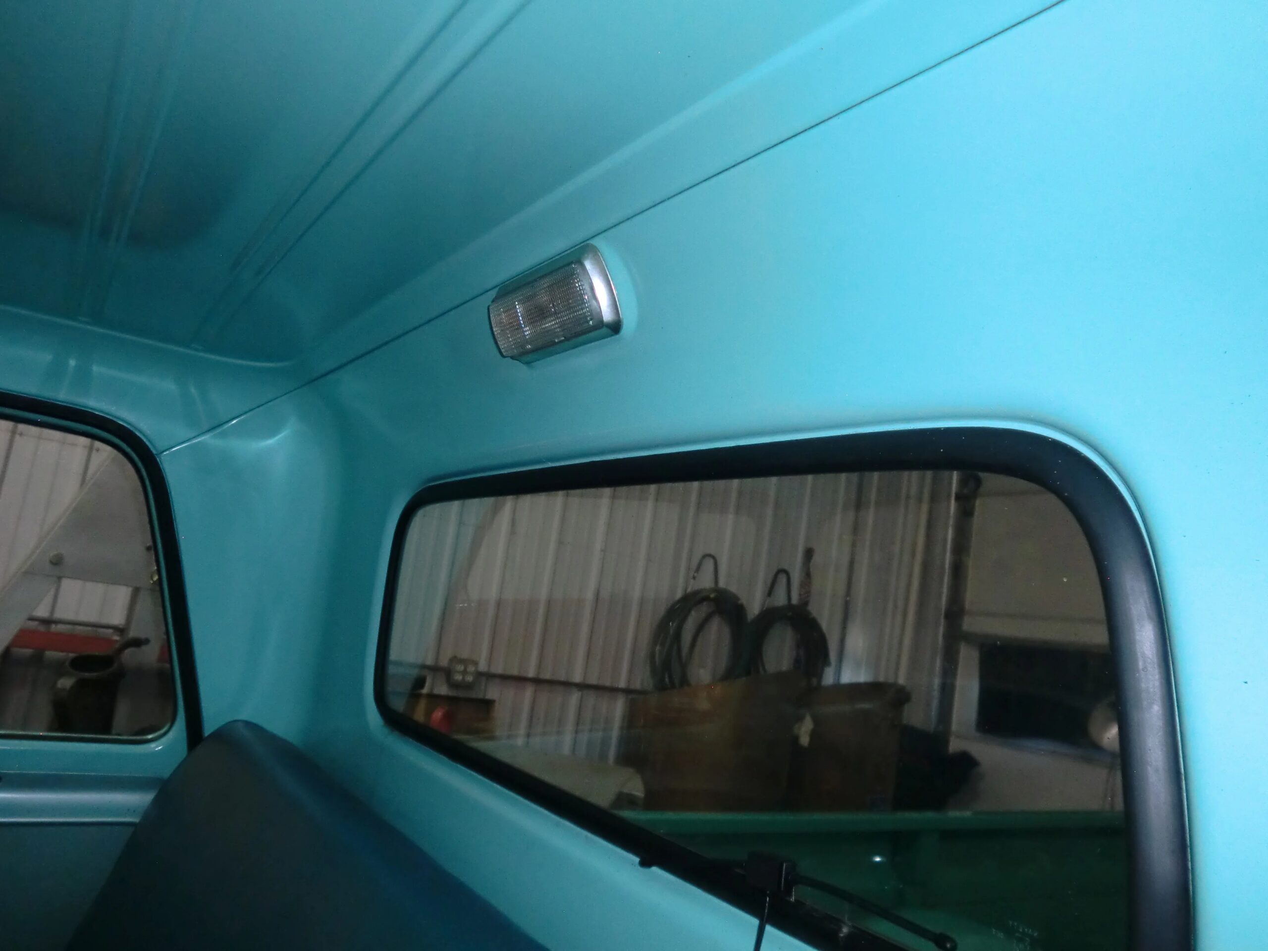 Chevrolet-Ck-truck-c10-1961-Turquoise-Blue-59