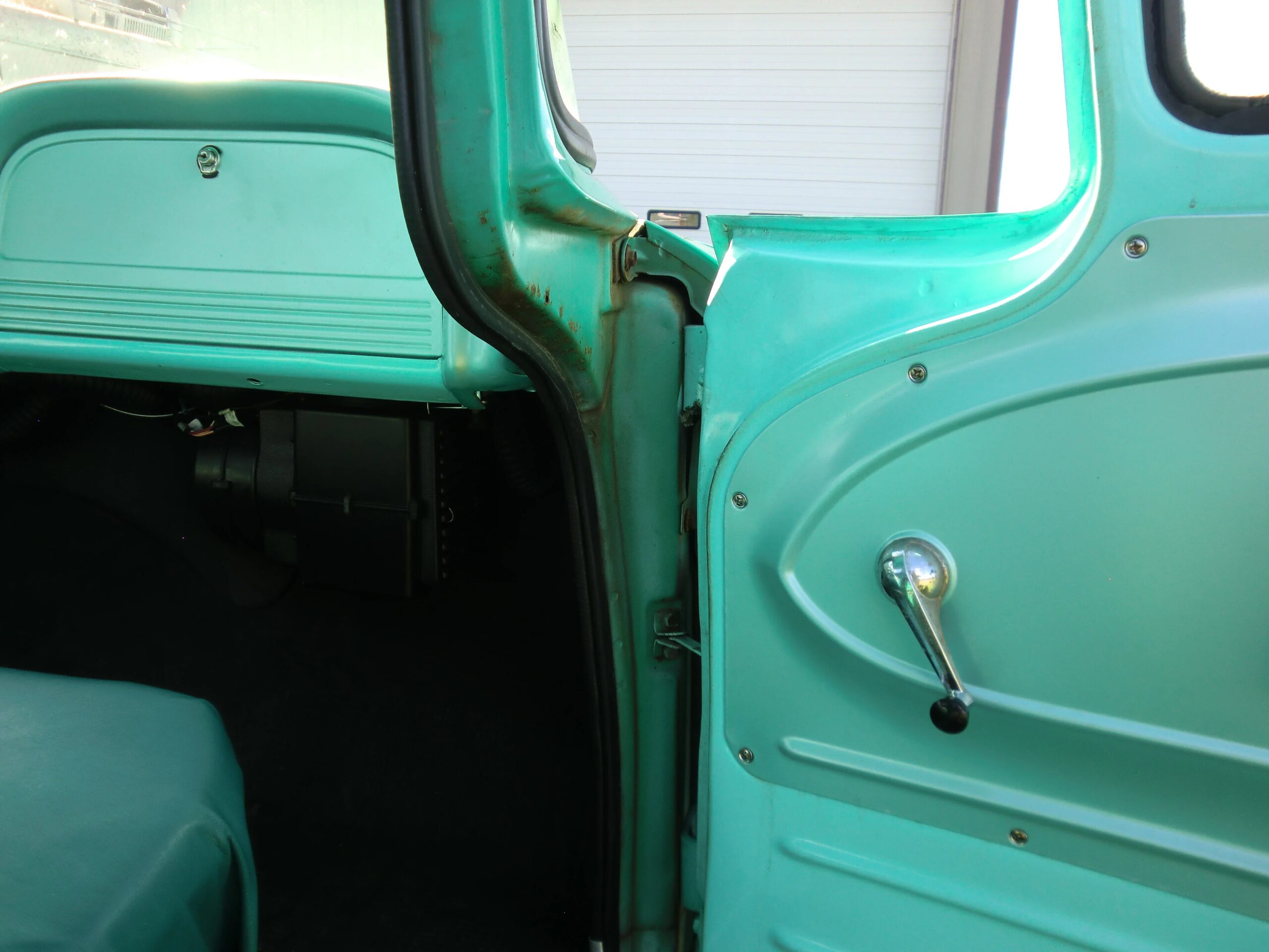 Chevrolet-Ck-truck-c10-1961-Turquoise-Blue-7