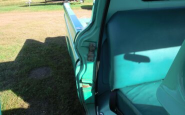 Chevrolet-Ck-truck-c10-1961-Turquoise-Blue-8