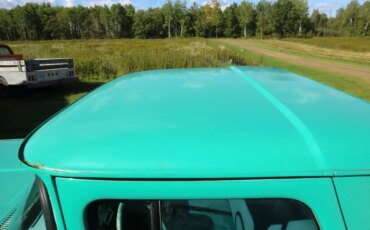 Chevrolet-Ck-truck-c10-1961-Turquoise-Blue-9