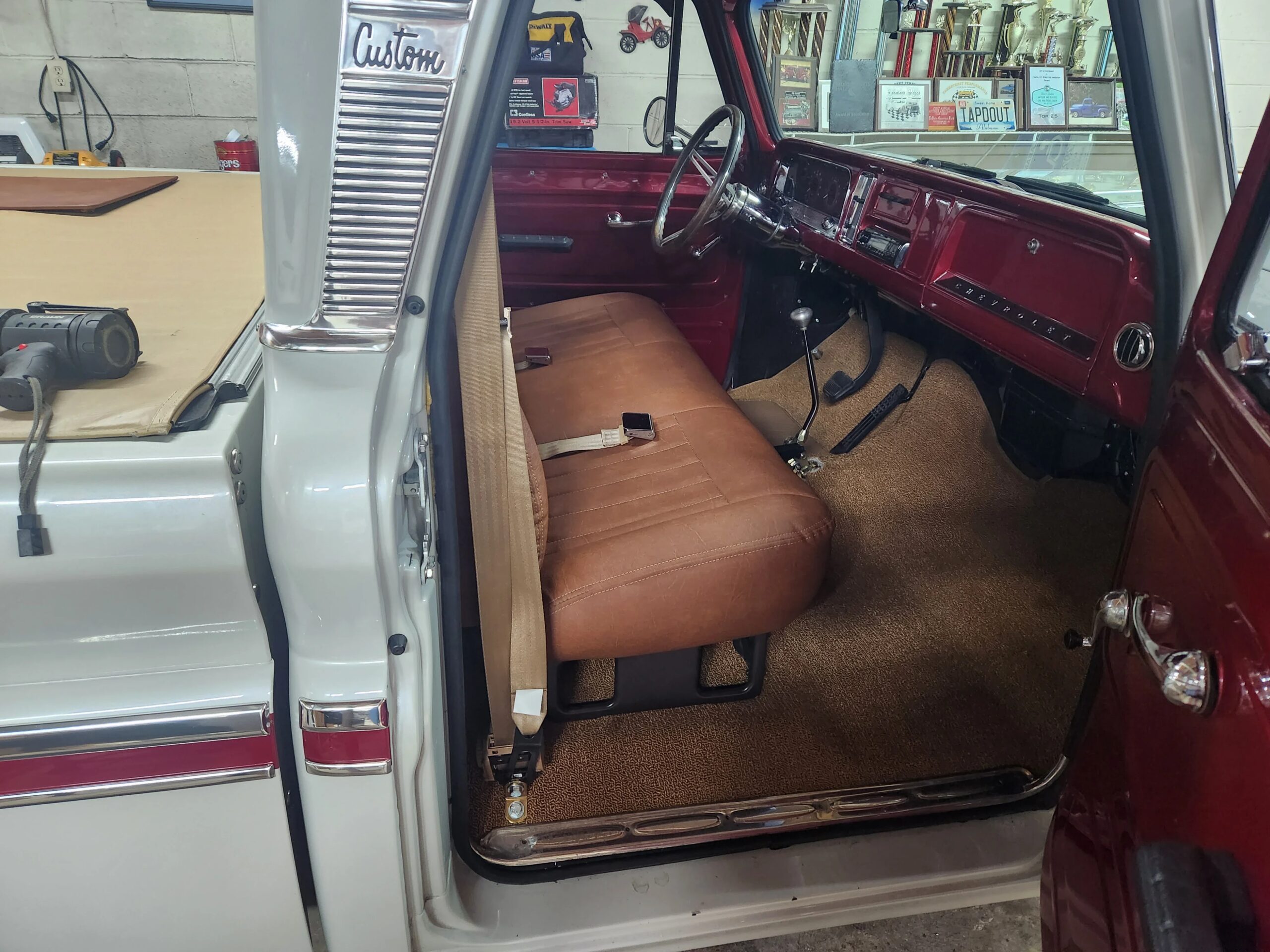 Chevrolet-Ck-truck-c10-1964-Custom-Brown-12