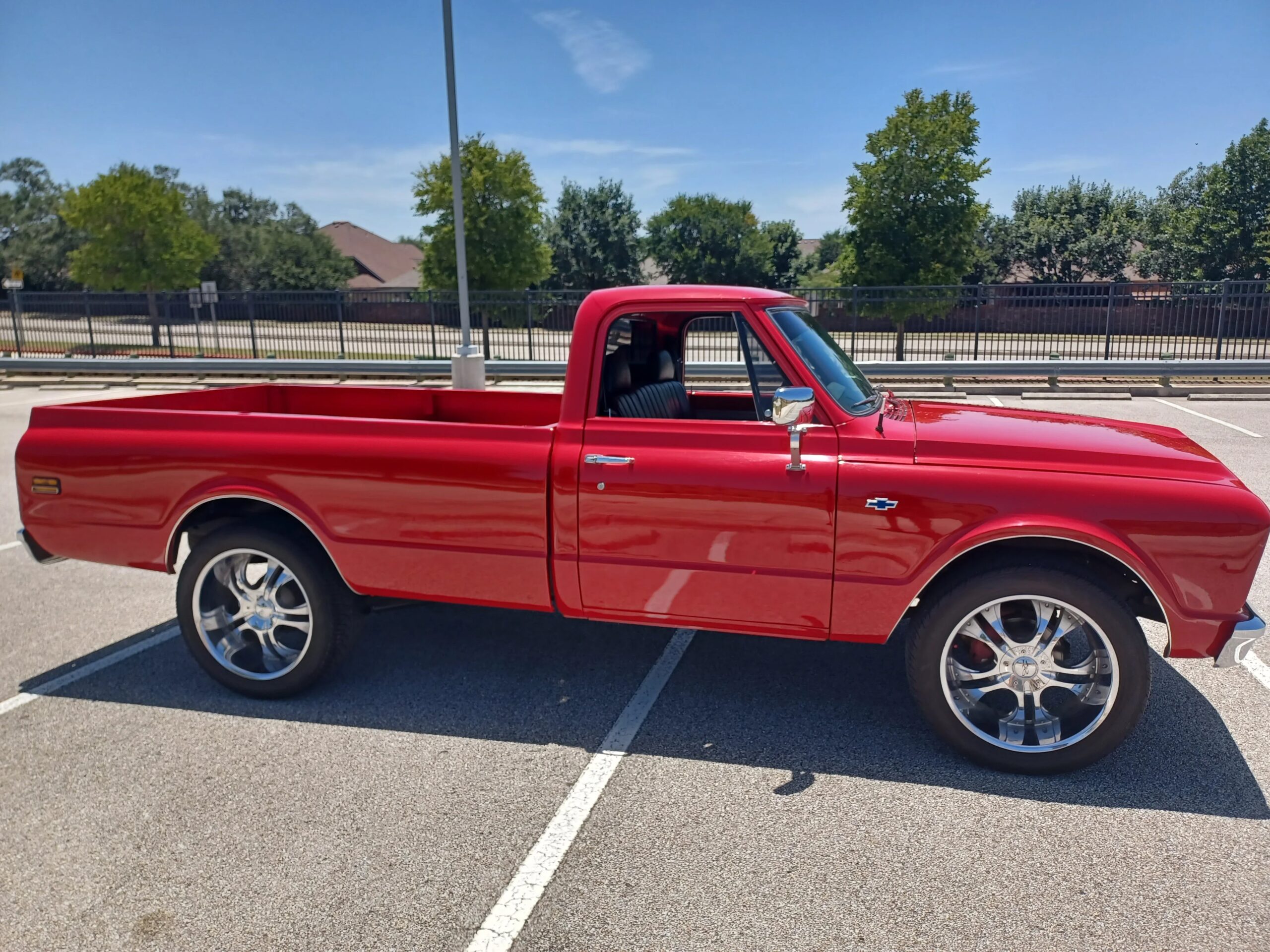 Chevrolet-Ck-truck-c10-1968-Red-Black-17