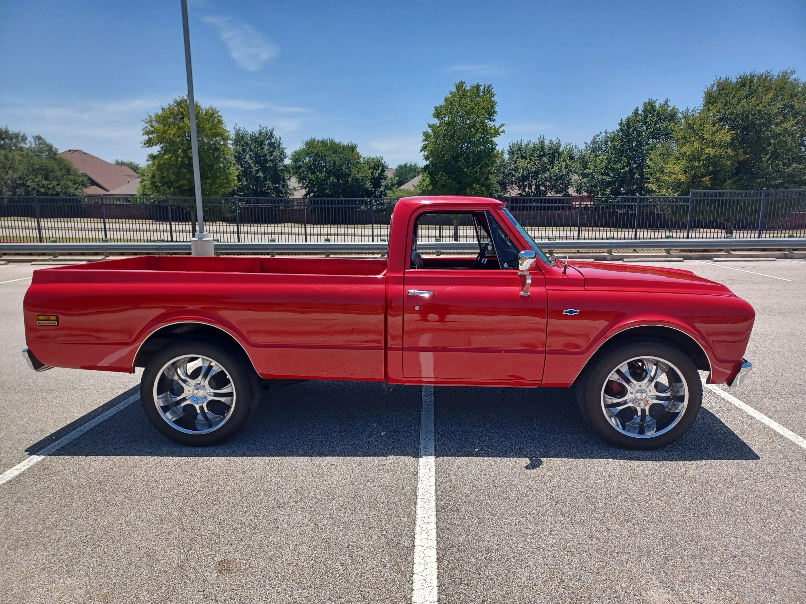 Chevrolet-Ck-truck-c10-1968-Red-Black-18