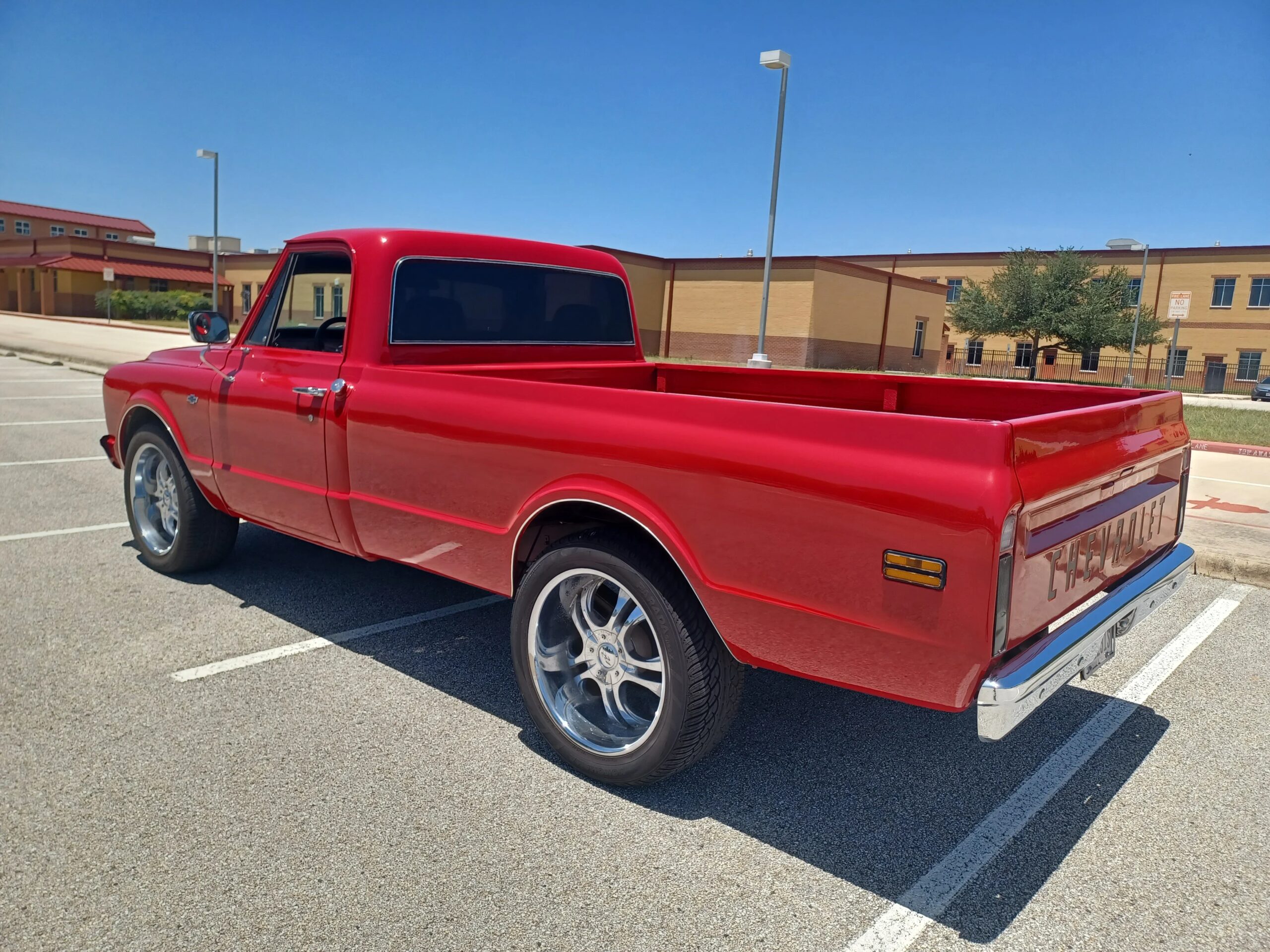 Chevrolet-Ck-truck-c10-1968-Red-Black-25