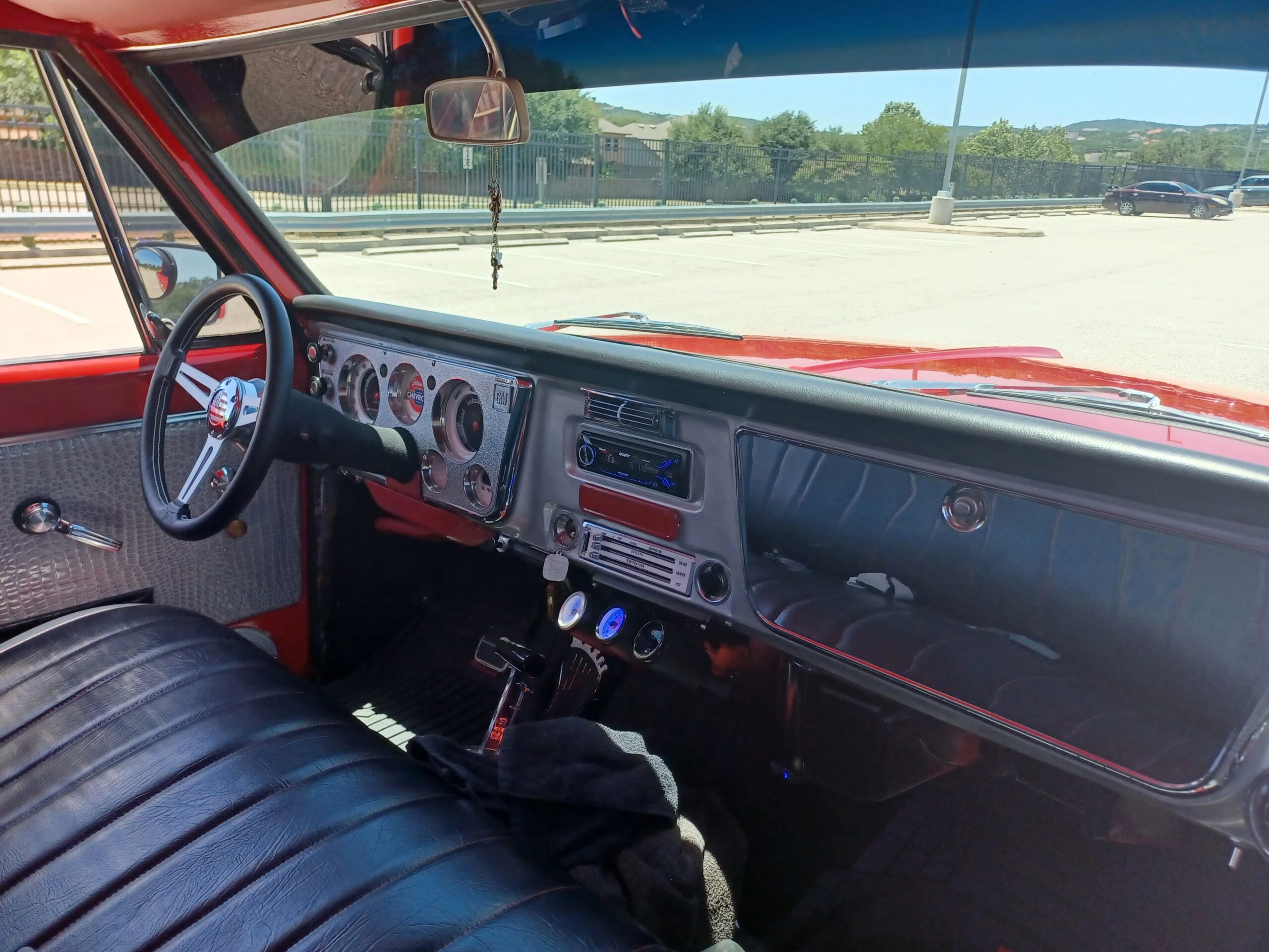 Chevrolet-Ck-truck-c10-1968-Red-Black-36