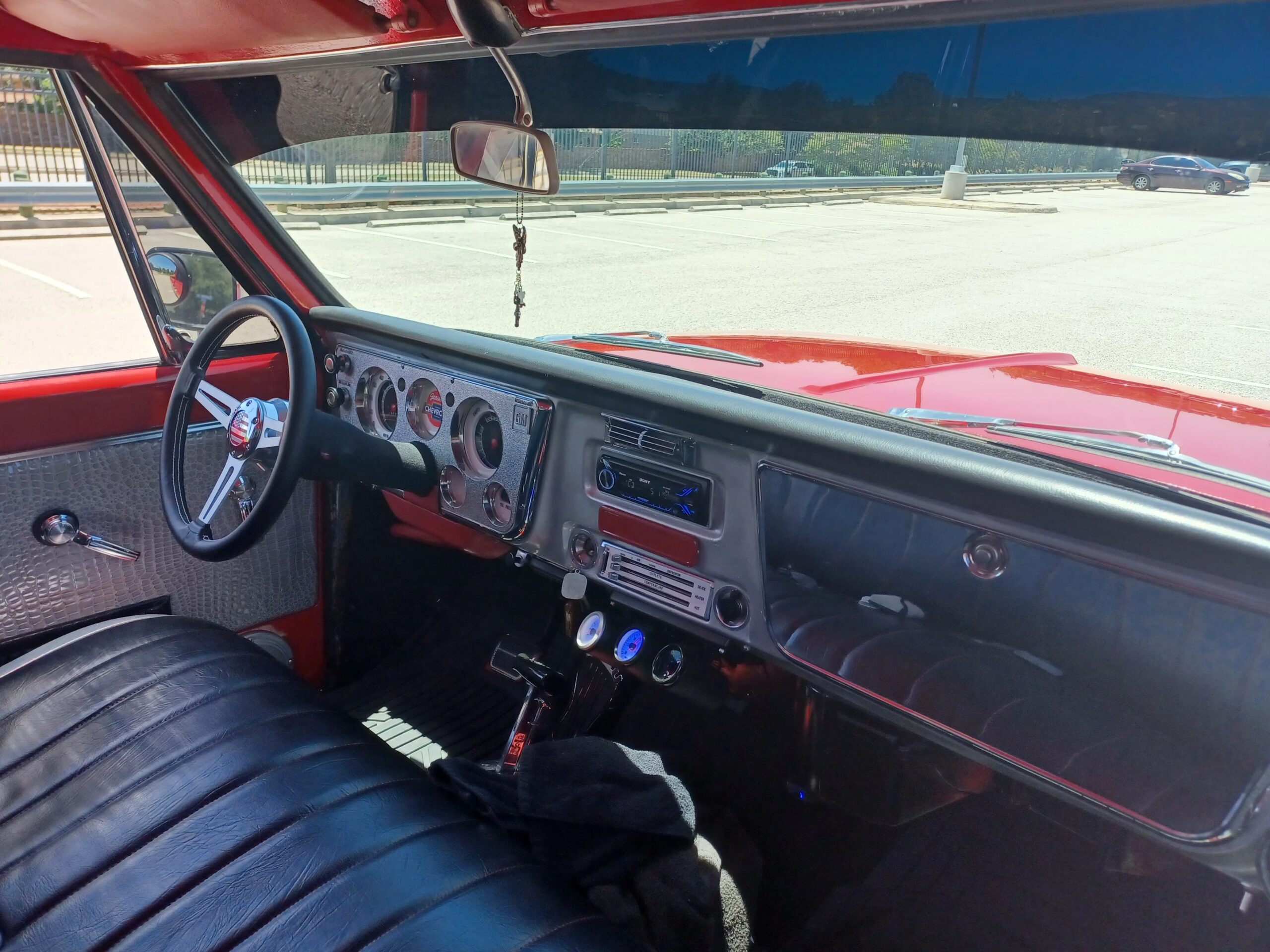 Chevrolet-Ck-truck-c10-1968-Red-Black-37