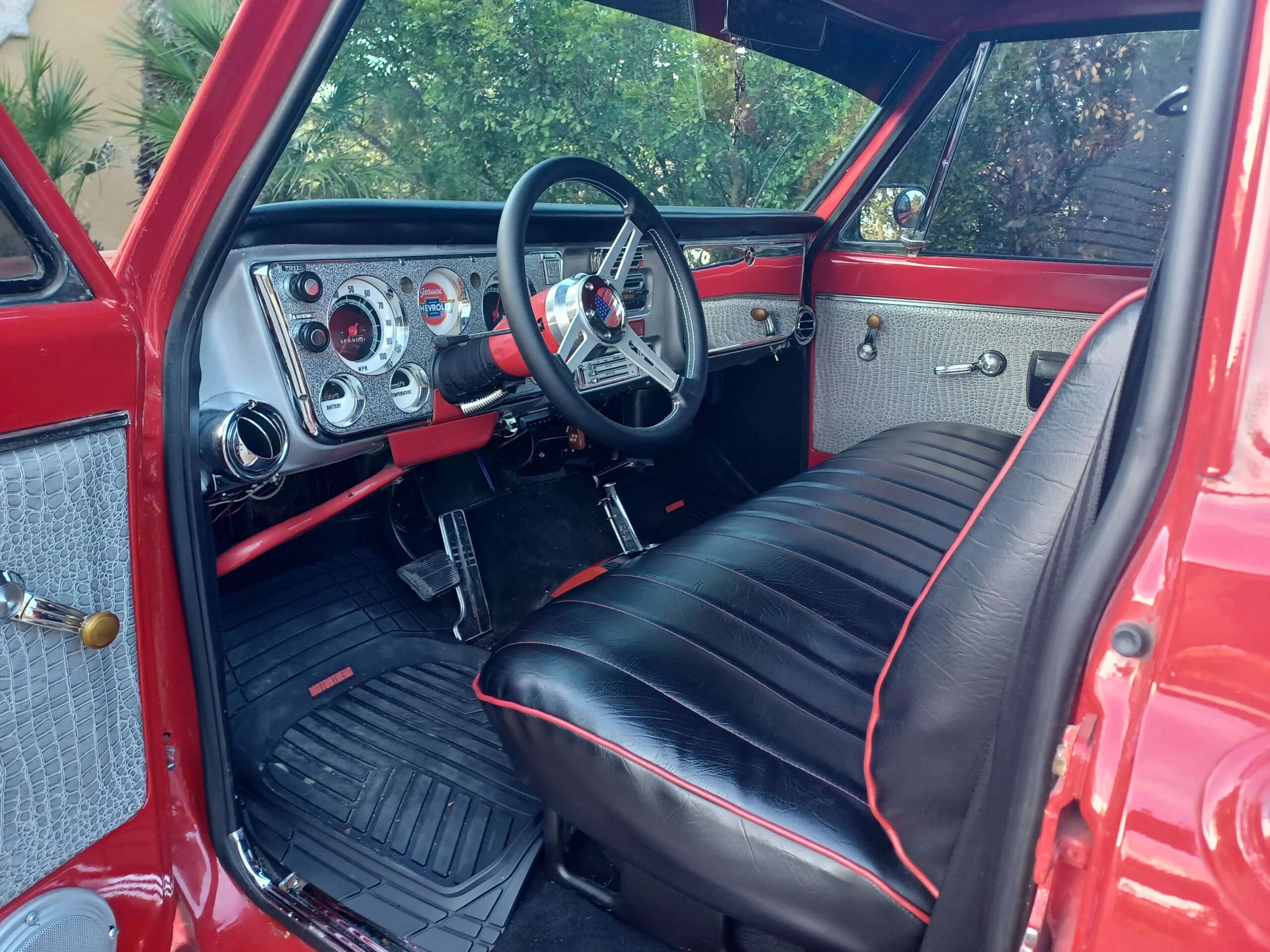 Chevrolet-Ck-truck-c10-1968-Red-Black-40
