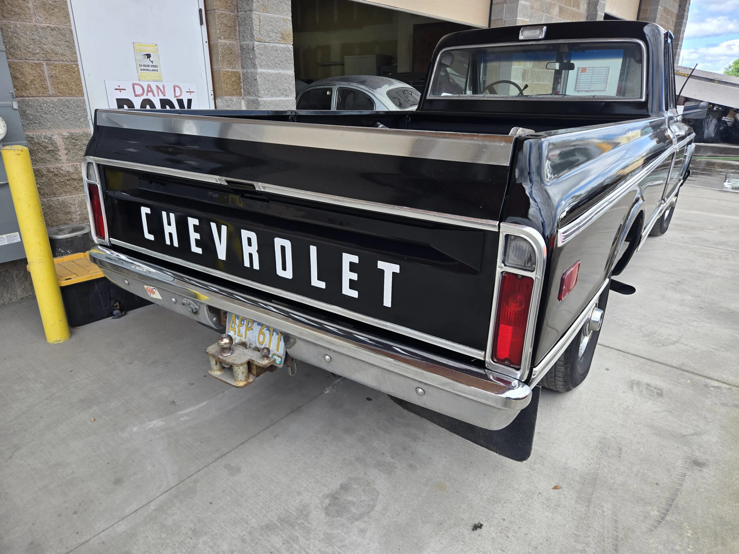Chevrolet-Ck-truck-c10-1971-Black-Black-2