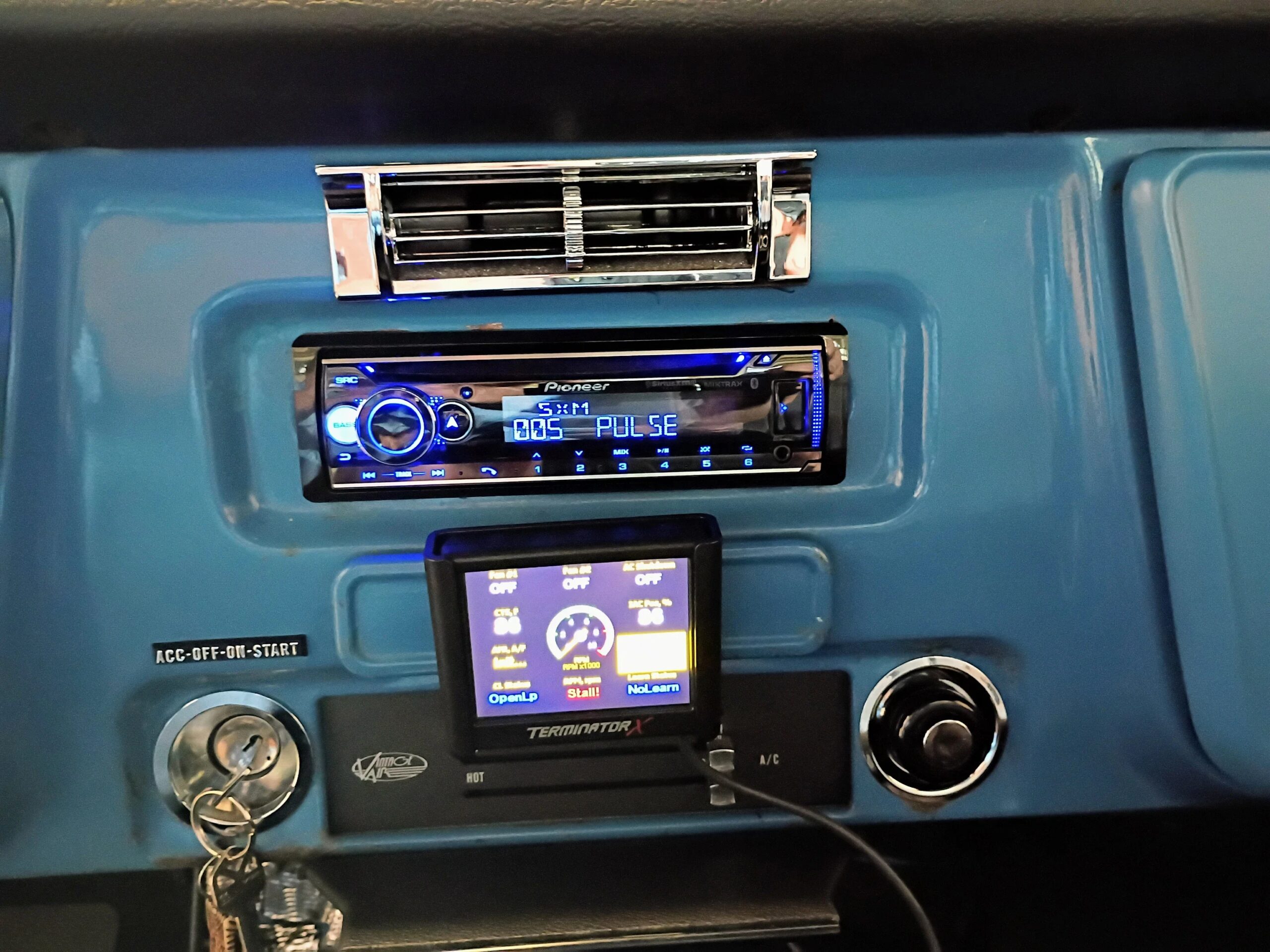 Chevrolet-Ck-truck-c10-1972-Blue-Black-5