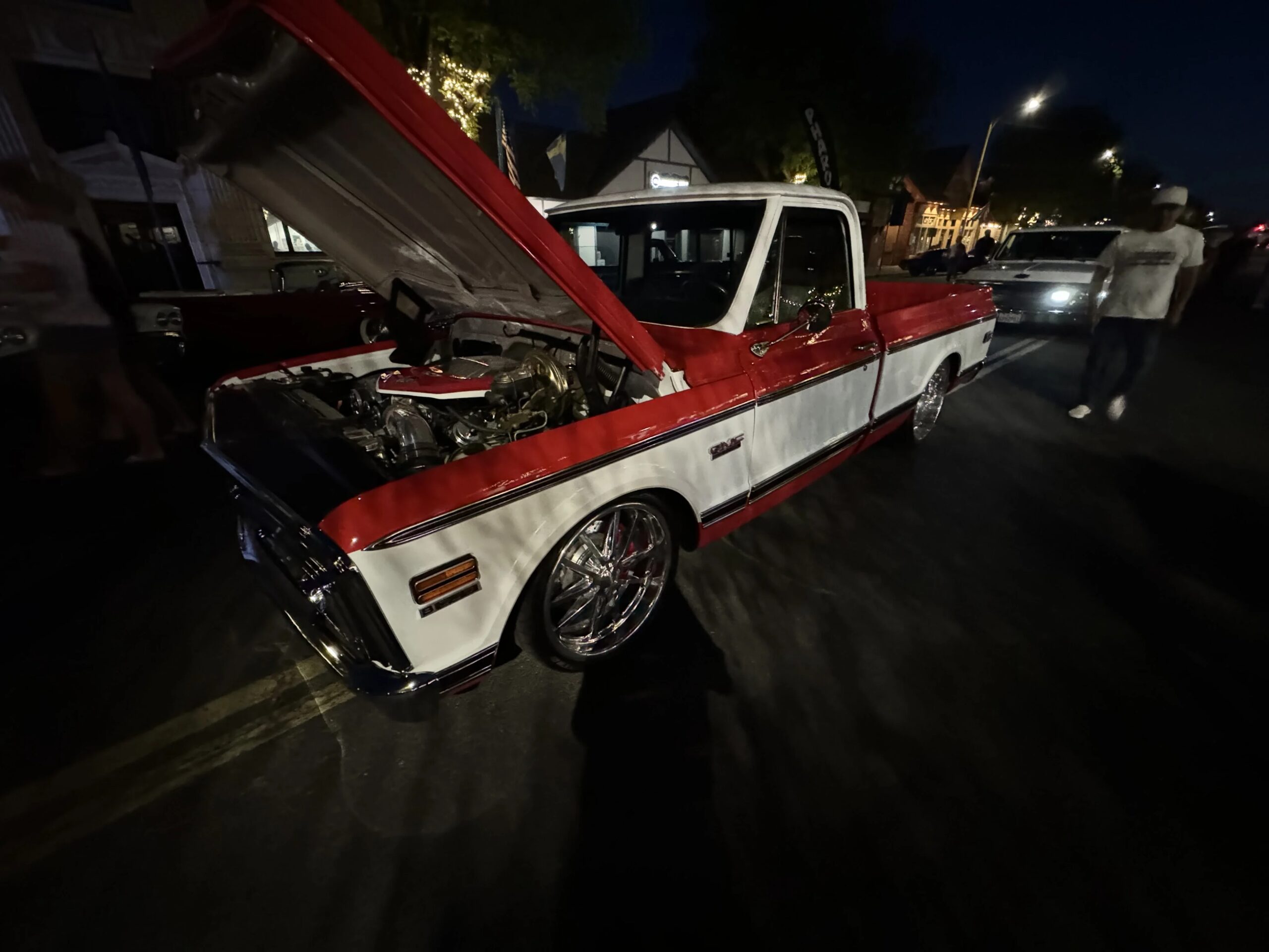 Chevrolet-Ck-truck-c10-1972-Custom-White-16