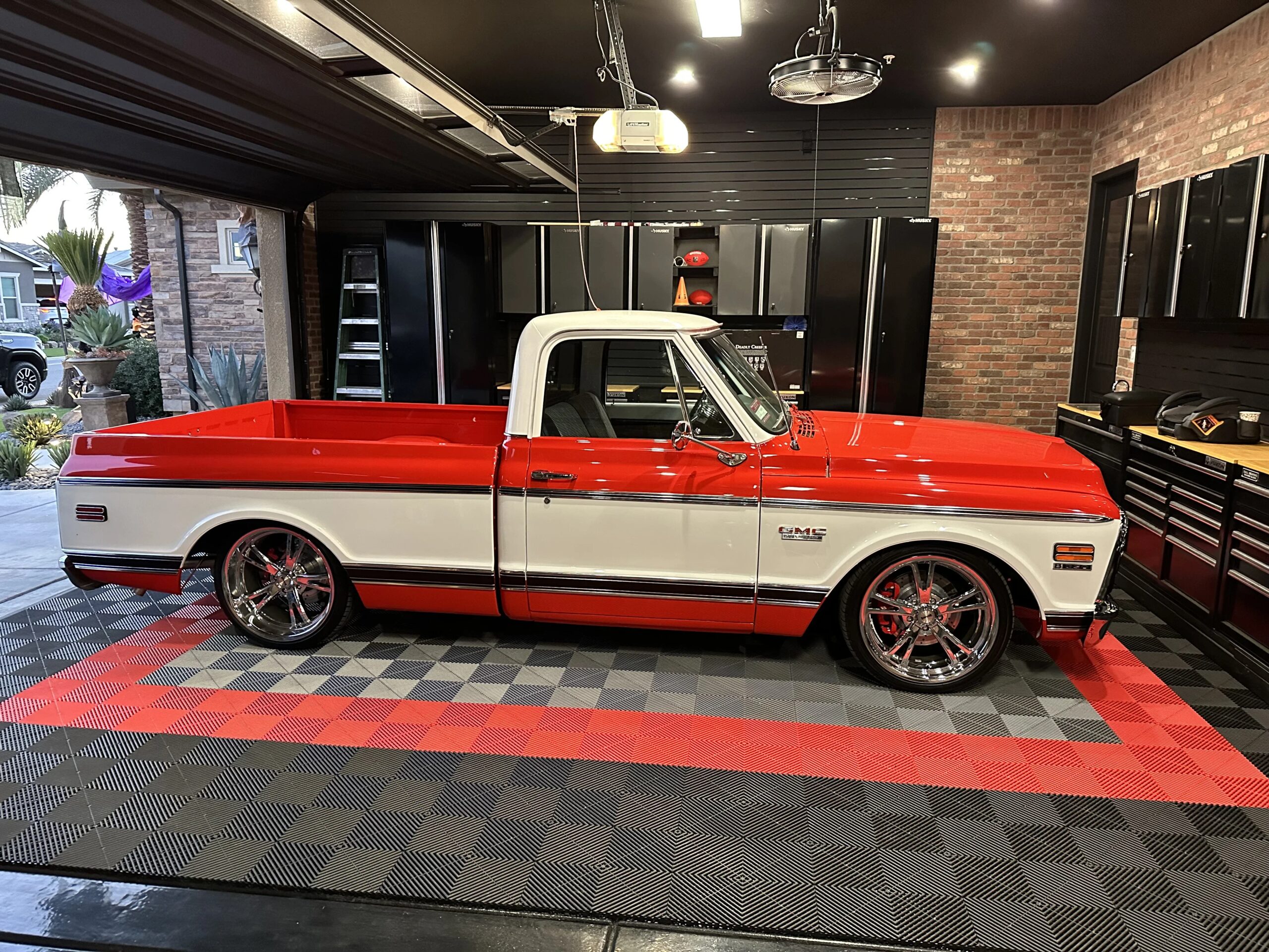 Chevrolet-Ck-truck-c10-1972-Custom-White-3