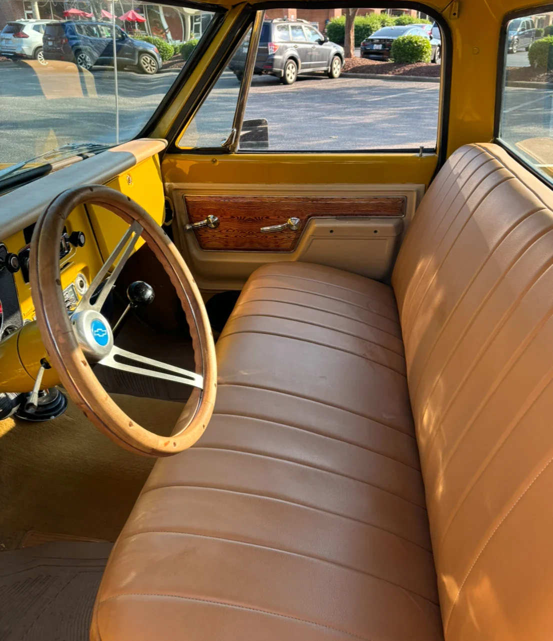 Chevrolet-Ck-truck-c10-1972-Yellow-Brown-1