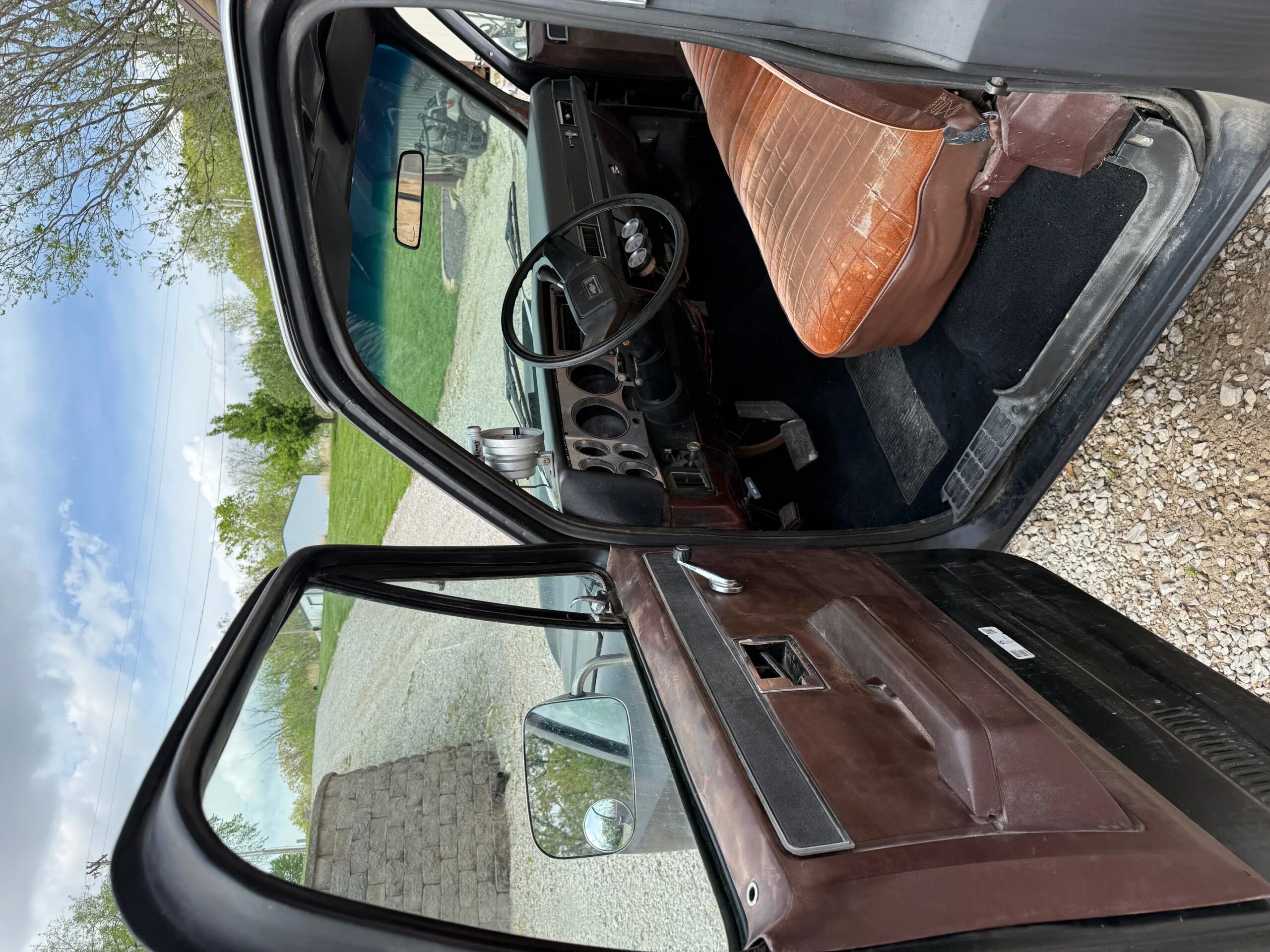 Chevrolet-Ck-truck-c10-1983-Black-Brown-13