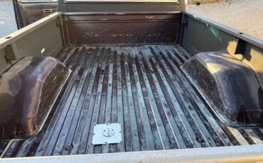 Chevrolet-Ck-truck-c10-1983-Black-Brown-21