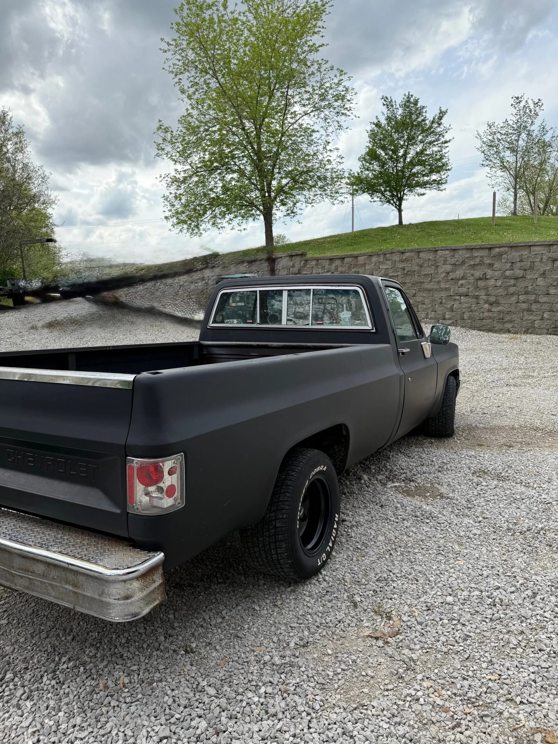 Chevrolet-Ck-truck-c10-1983-Black-Brown-4