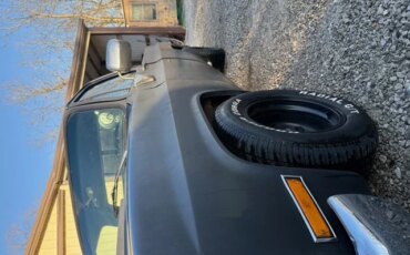 Chevrolet-Ck-truck-c10-1983-Black-Brown-8