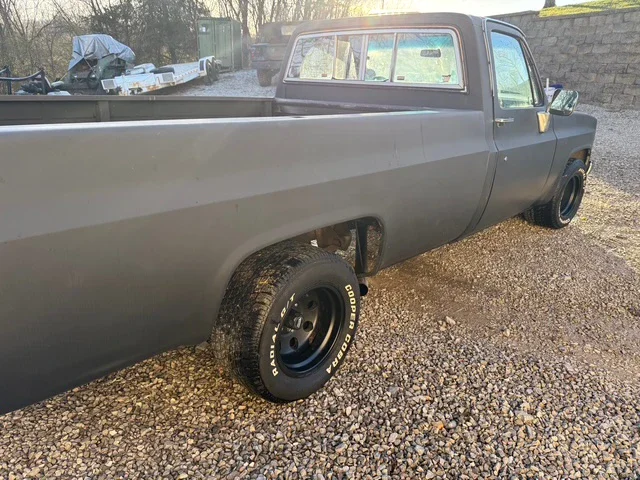 Chevrolet-Ck-truck-c10-1983-Black-Brown-9