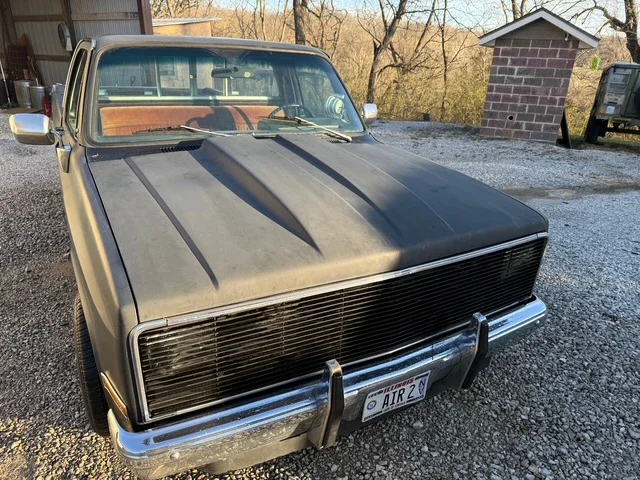 Chevrolet-Ck-truck-c10-1983-Black-Brown