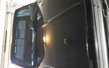 Chevrolet-Ck-truck-c10-1983-Silver-Black-1